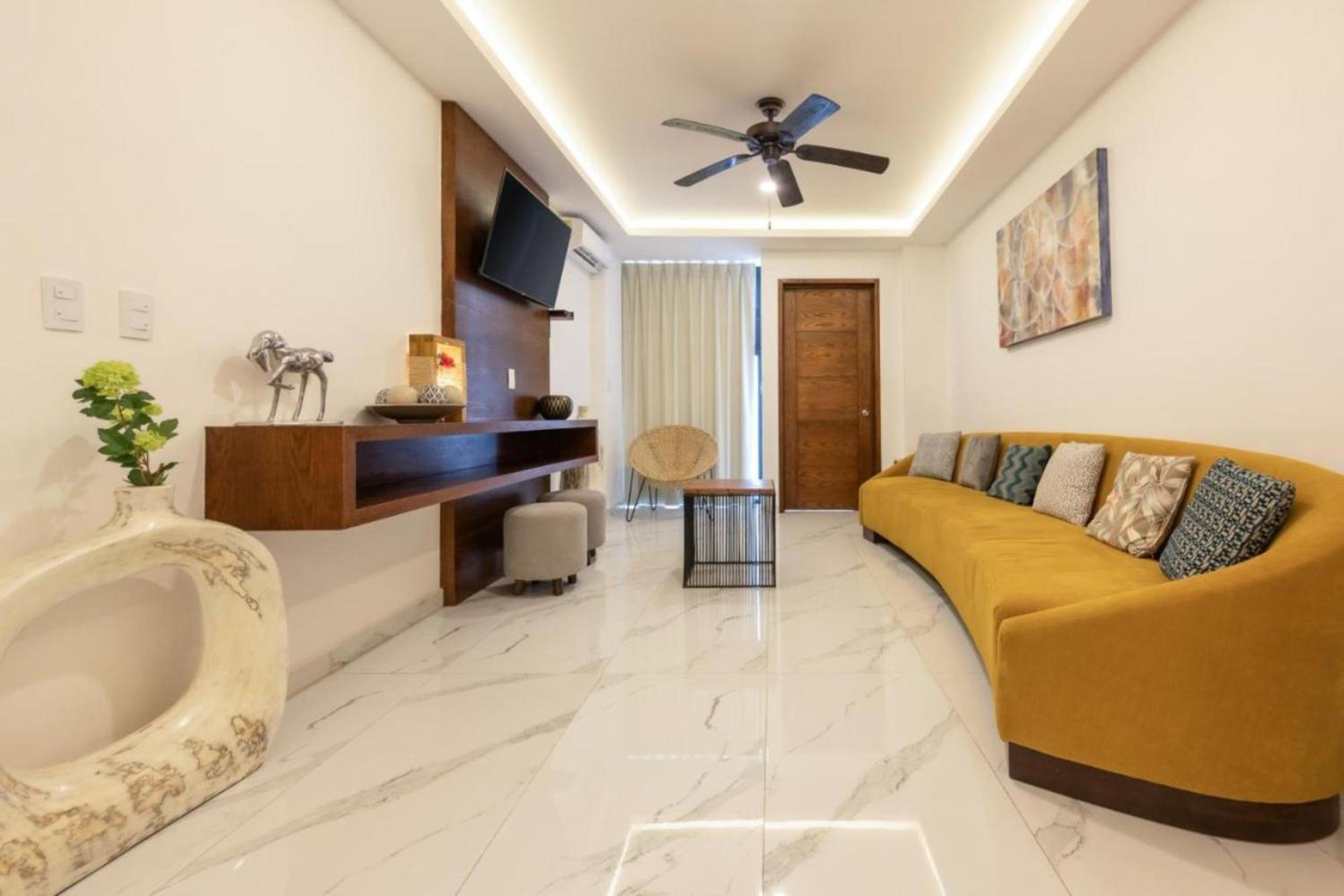Collection O Hotel Marvic Playa del Carmen Exterior foto